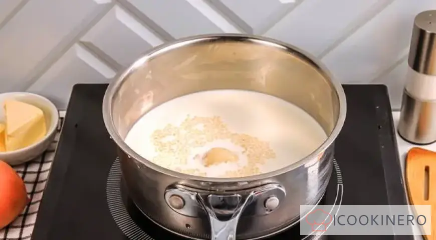 Milchreis mit Erdbeersauce