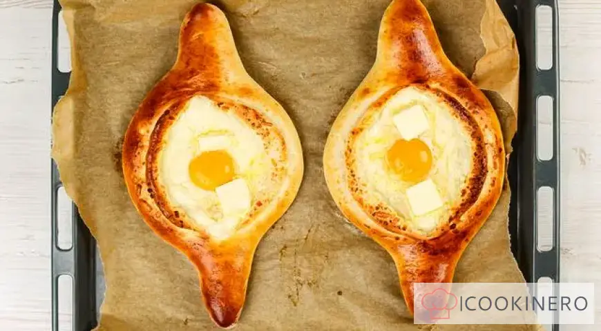 Khachapuri in Adjarian style