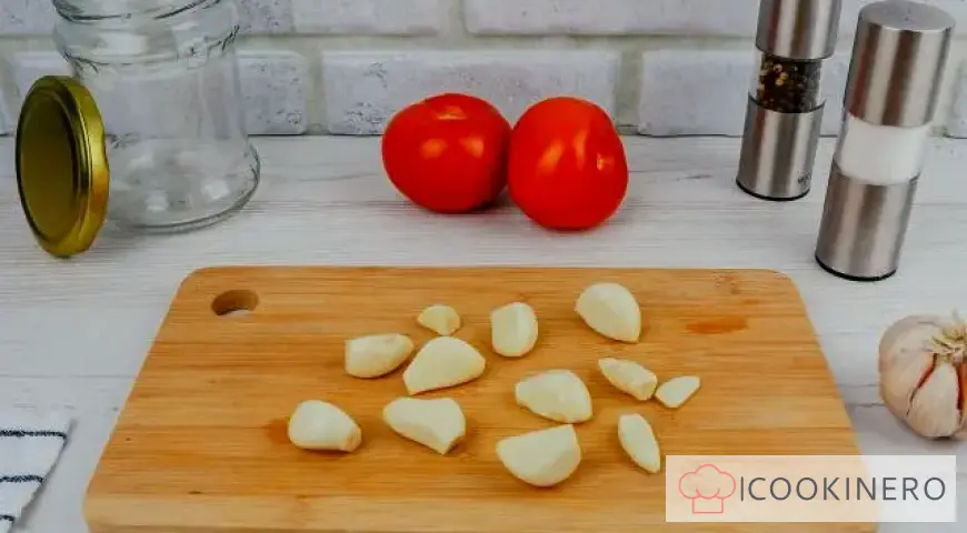 Homemade tomato sauce for the winter
