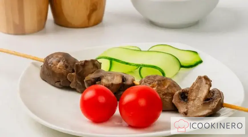 Funghi prataioli in spiedini marinati alla maionese