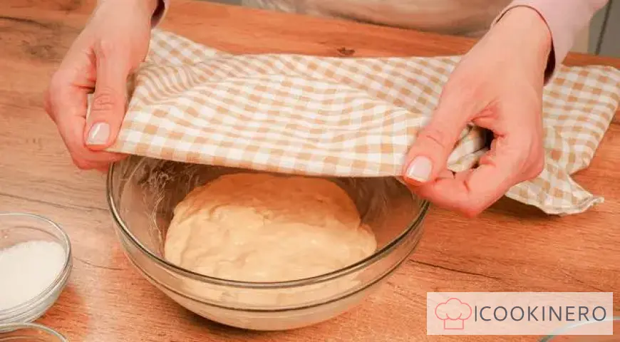 Easter cake with live yeast
