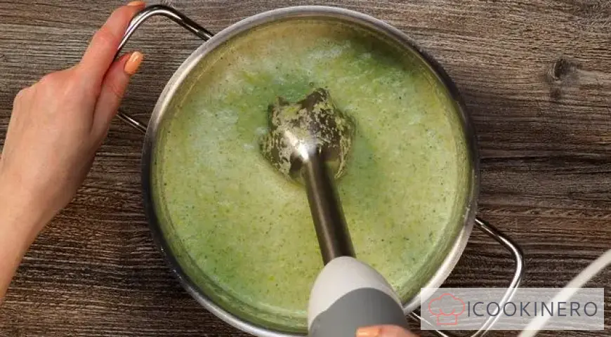 Cream of broccoli soup with cream
