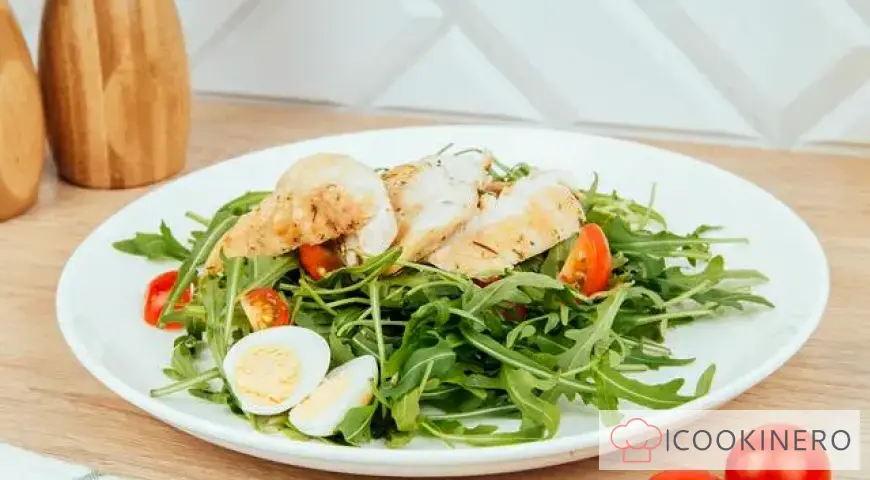 Insalata di pollo in salsa di vino