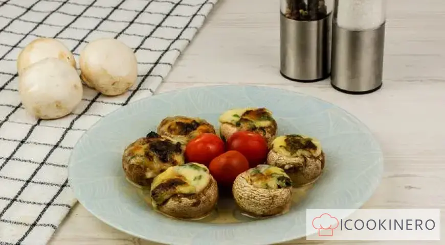 Champignons with cream cheese and spinach