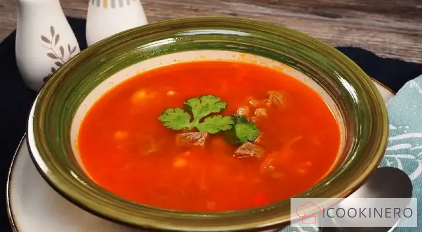 Sopa de garbanzos y carne de res
