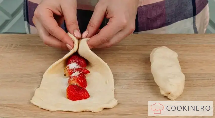 Puff pastry with frozen berries