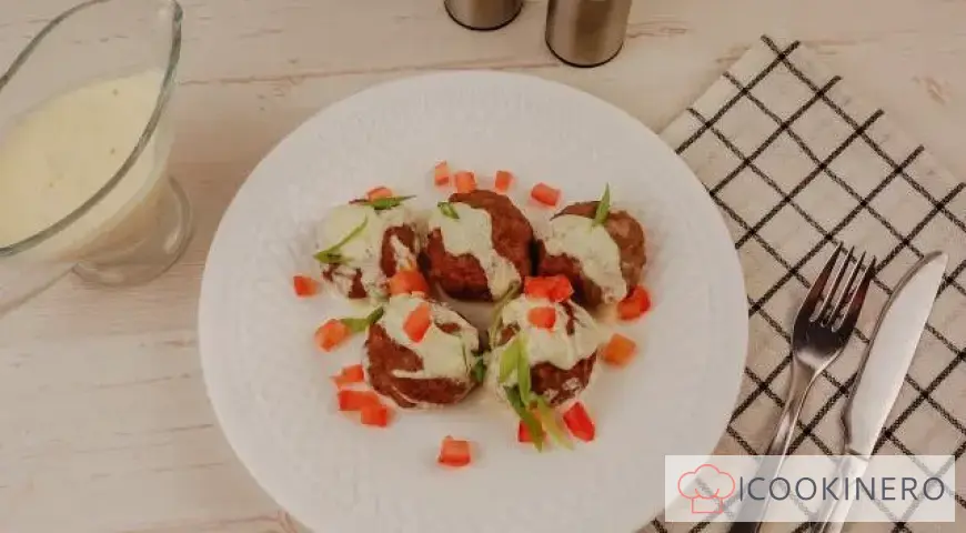 Grechanniki in sour cream sauce