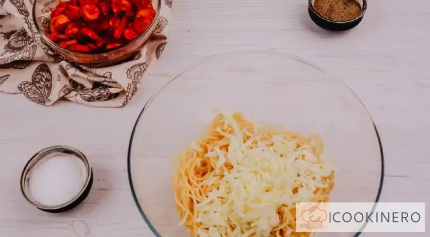 Pasta with sausages in tomato sauce