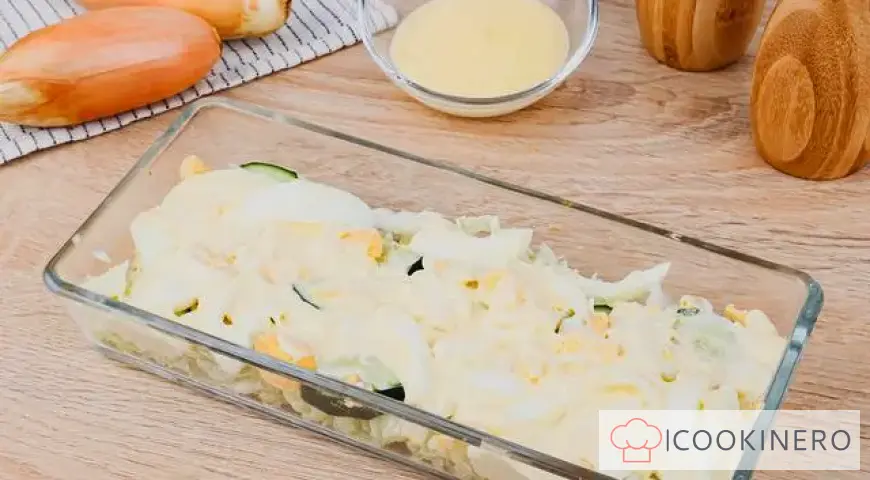 Salad with tuna and Chinese cabbage