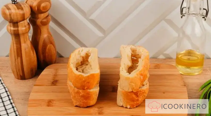 Crutones de queso con huevo al horno
