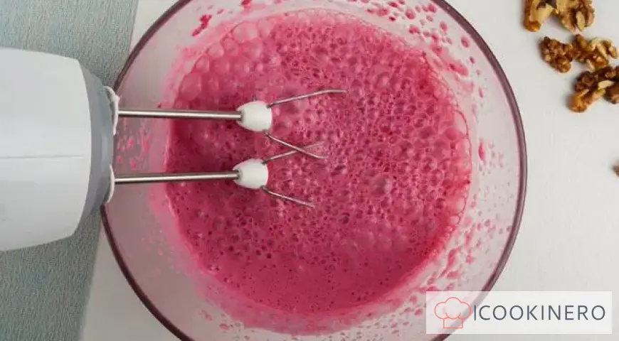 Milkshake con ciliegie, gelato e miele