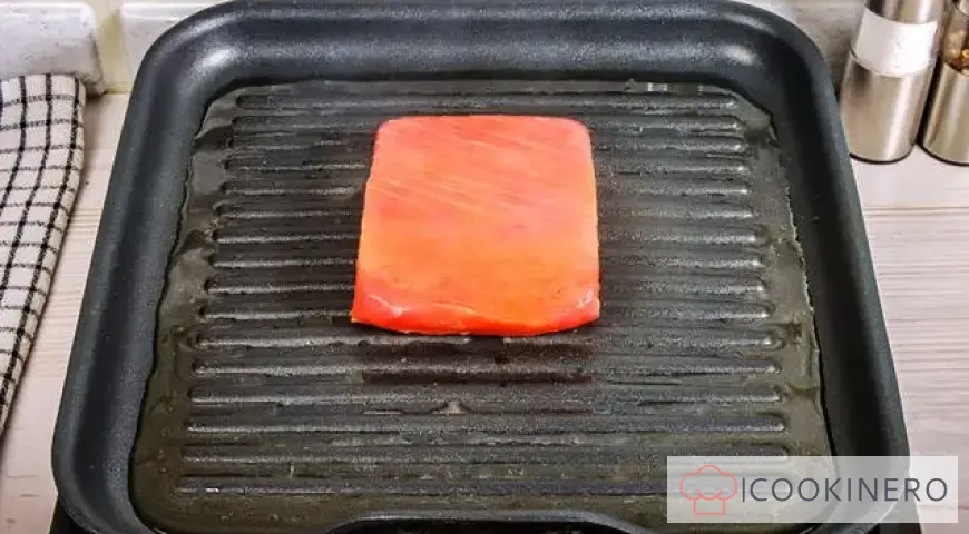 Filete de atún en salsa de soja y miel con lima