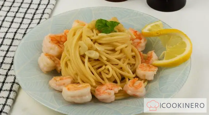 Pasta mit Garnelen und Knoblauch