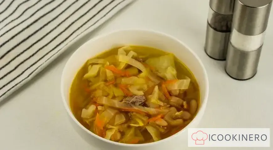 Soupe aux choux et haricots