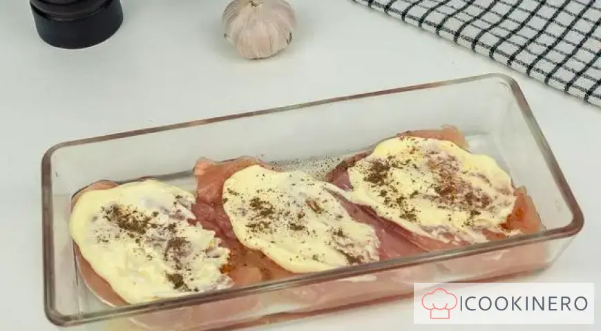 Hähnchenfilet mit Käse im Ofen