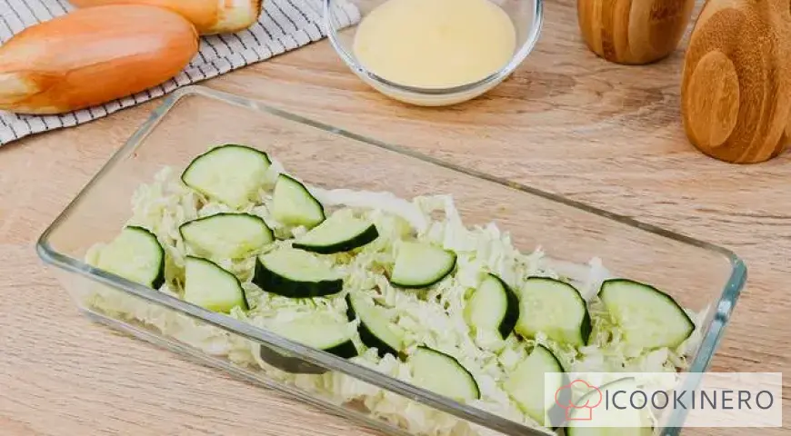 Salad with tuna and Chinese cabbage