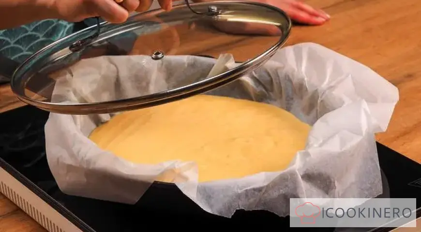 Sponge cake in a frying pan