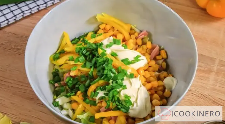 Salad with corn and ham