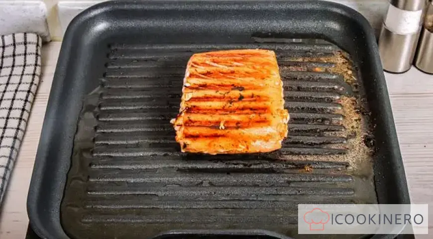 Filete de atún en salsa de soja y miel con lima