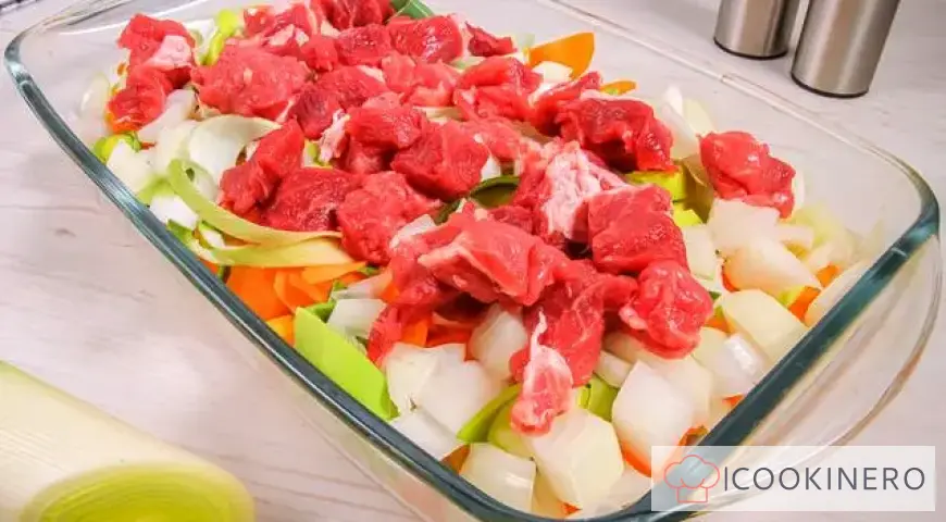 Baked vegetables with beef
