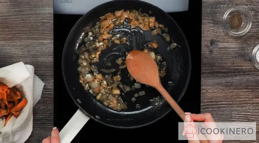 Fried chanterelles with buckwheat
