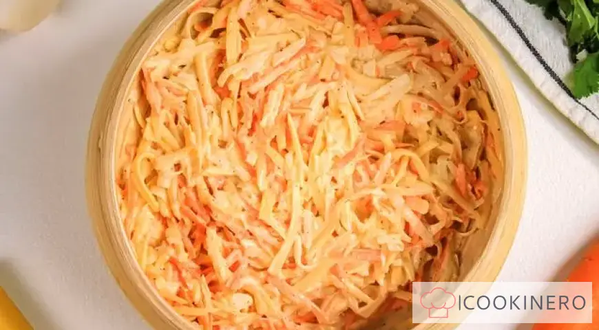 Salad with radish, cheese and carrots