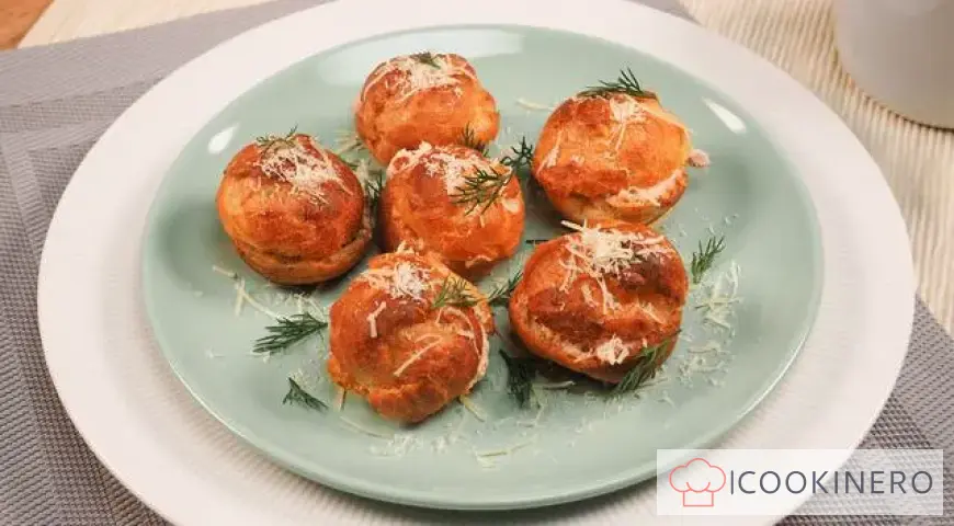 Profiteroles con salmón