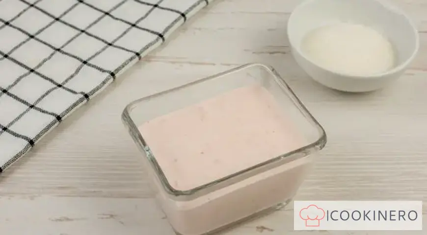 Creamy strawberry curd