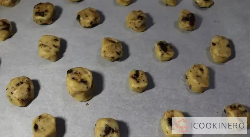 Shortbread cookies with chocolate