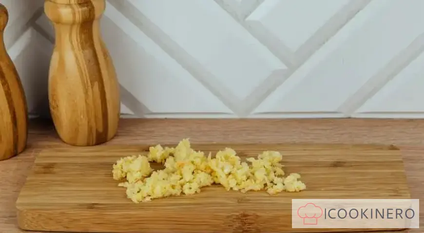 Pommes de terre à la sauce à l'ail au four