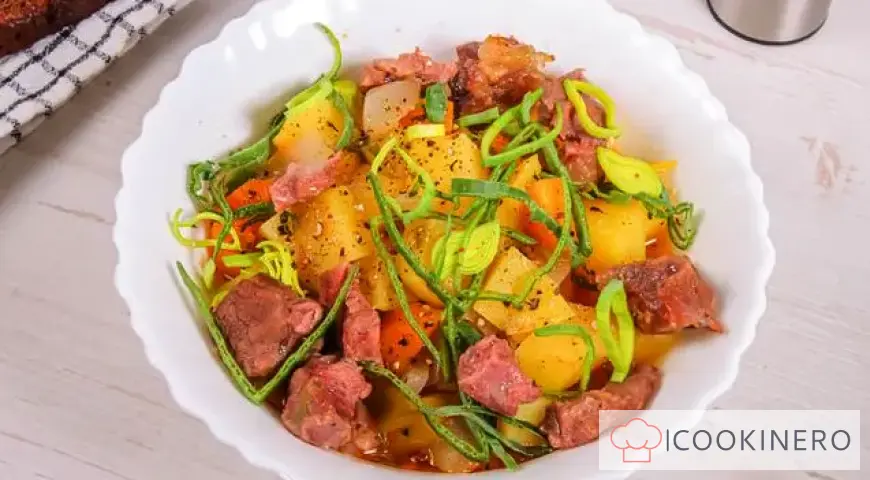 Baked vegetables with beef