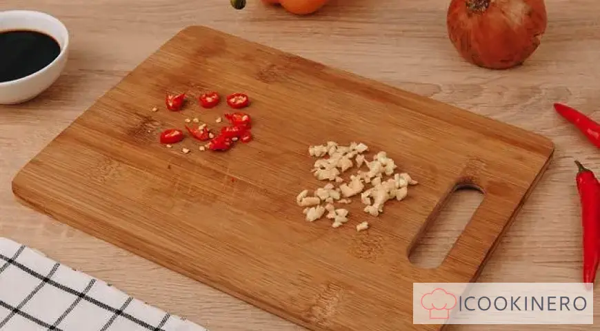 Pork ribs with aromatic herbs and bell pepper