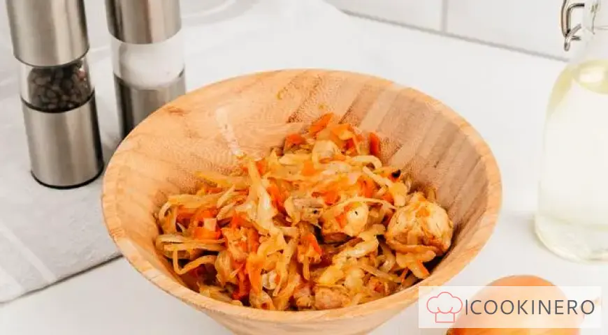Cavolo stufato con filetto di pollo