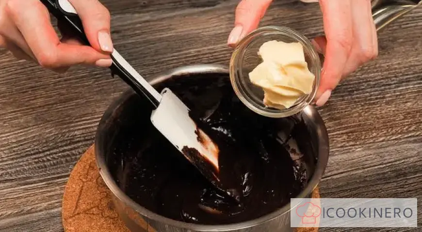 Glaze for eclairs
