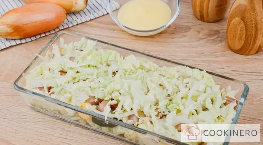 Salad with tuna and Chinese cabbage