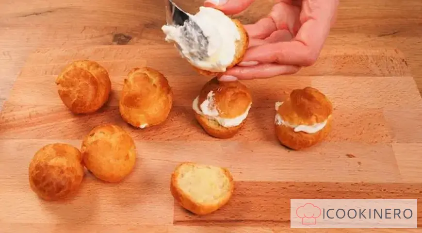 Profiteroles with cream