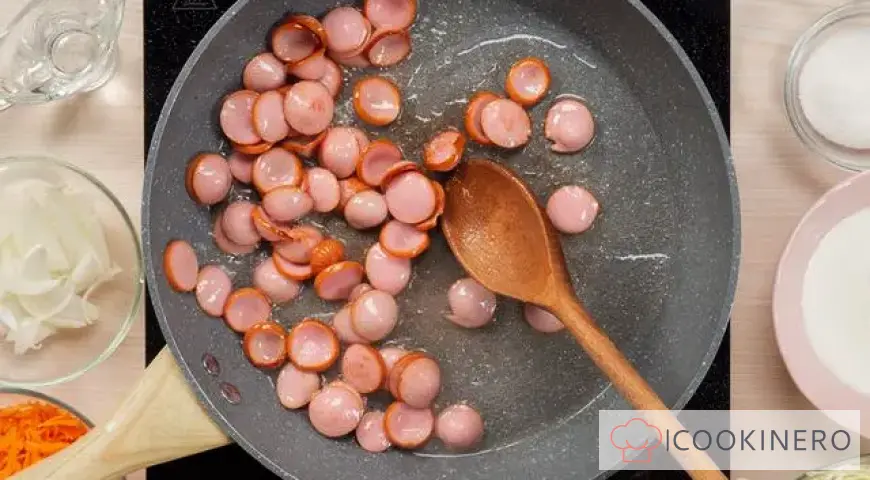 Village-style solyanka with sausages