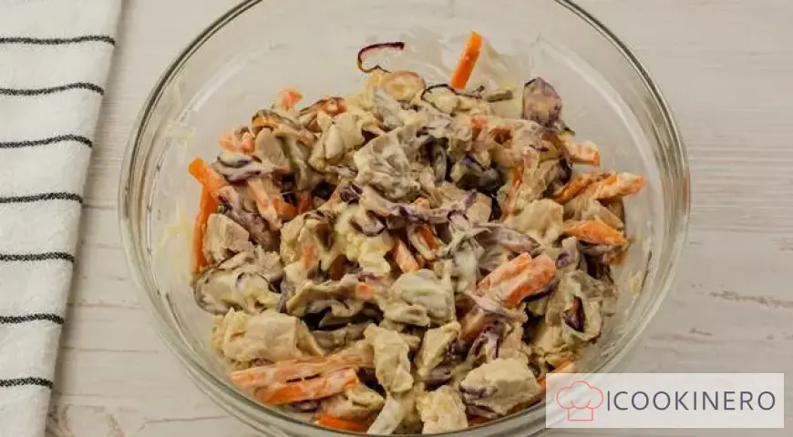 Salad with marinated mushrooms