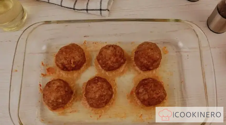 Grechanniki in sour cream sauce