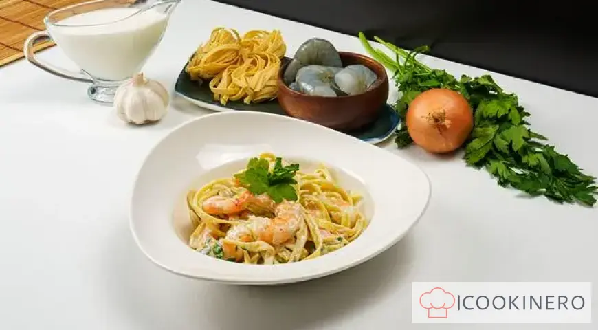 Quick Pasta with Shrimp in Creamy Garlic Sauce