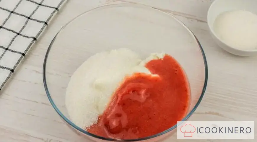 Creamy strawberry curd