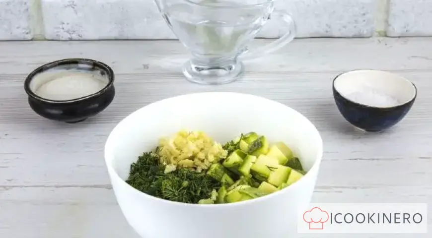 Zucchini salad with garlic for the winter