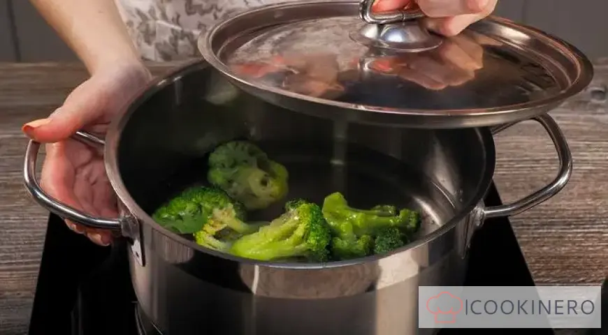 Cream of broccoli soup with cream