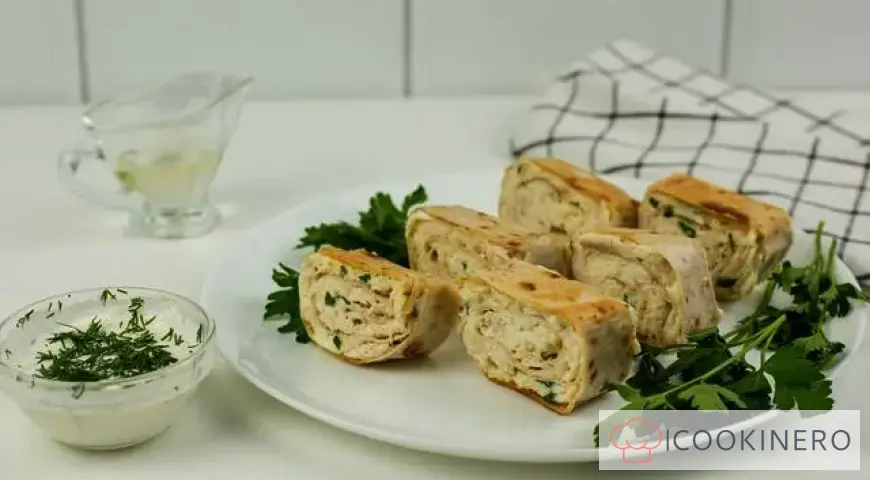 Lavash-Vorspeise mit Hühnchen und Schmelzkäse