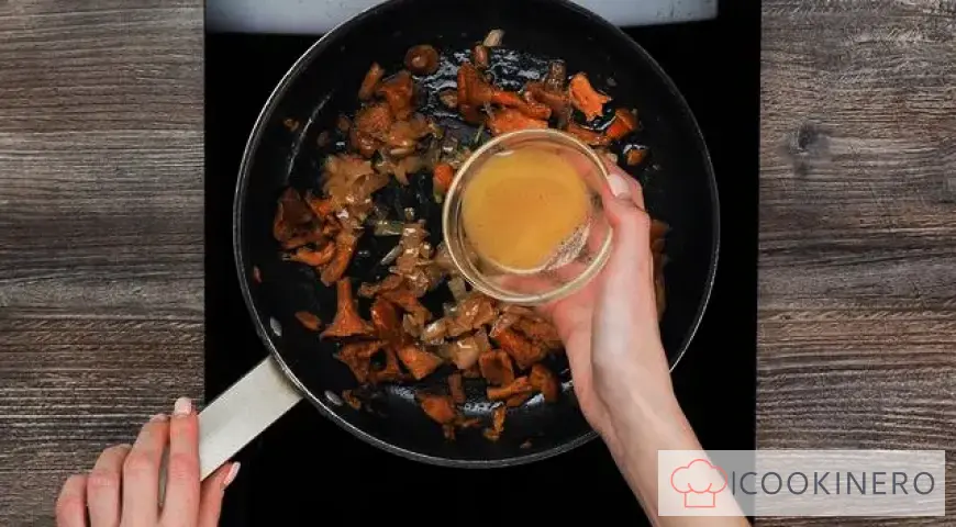 Fried chanterelles with buckwheat