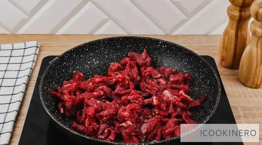 Beef with sour cream