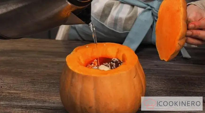Pilaf in a pumpkin