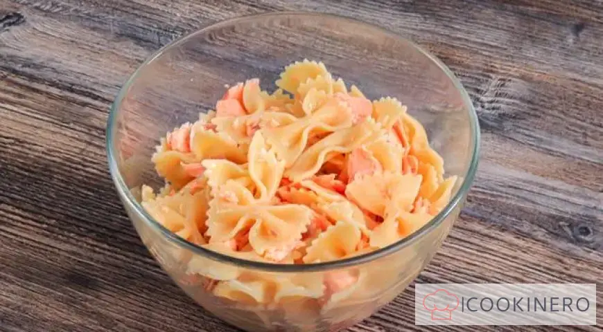 Farfalle with red fish