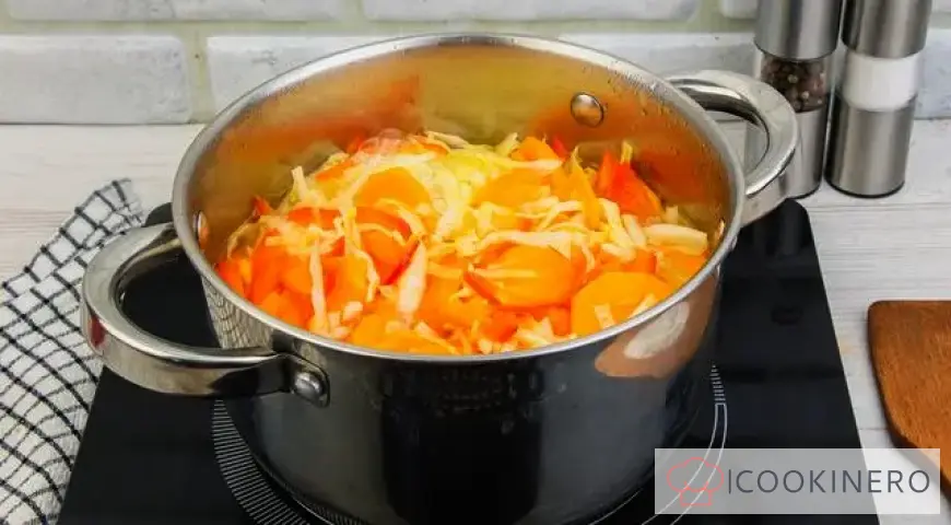 Cabbage with bell pepper for the winter