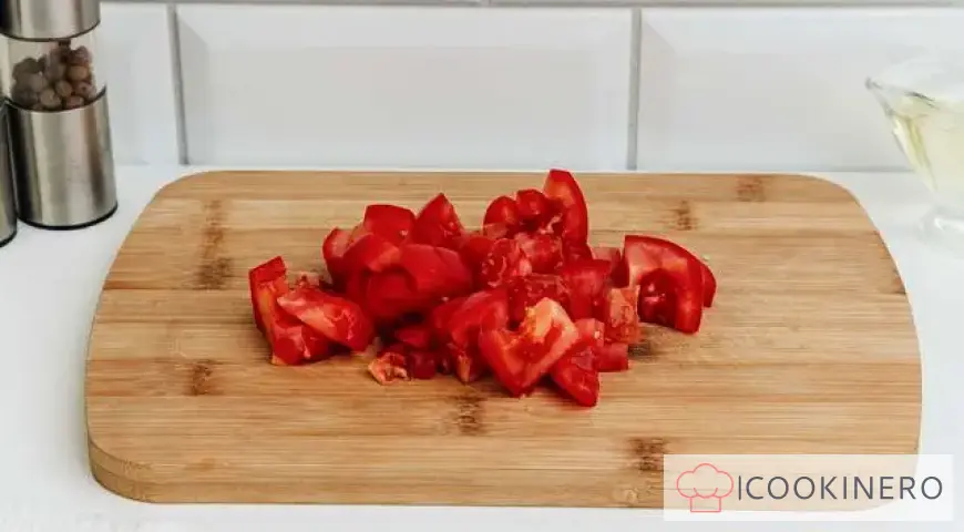 Sopa de col con pasta de tomate